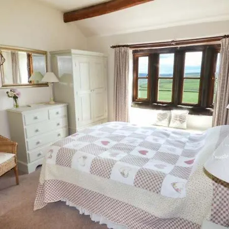 Street Head Farm * Cononley